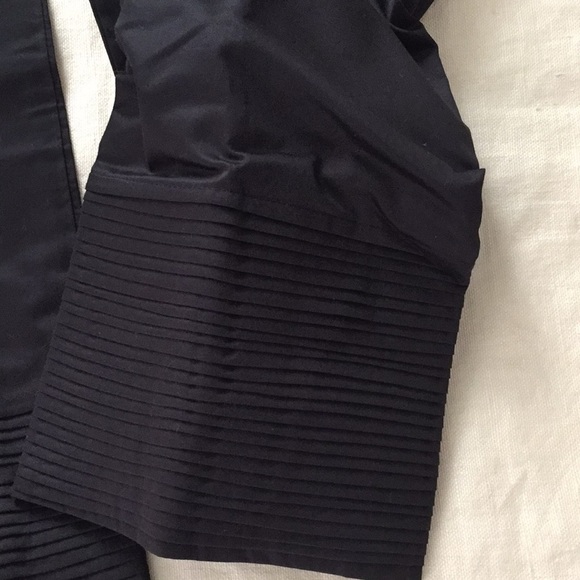 NWT pair PitchBlack  Standard/Queen Pillow Cases with pleated edge detail - Picture 2 of 13